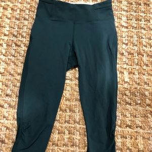 Lululemon size 6 pants